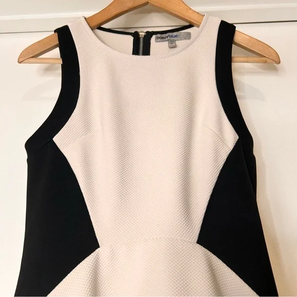 Bailey Blue Black/White Fit and Flair Dress - Size Small - Picture 3 of 8